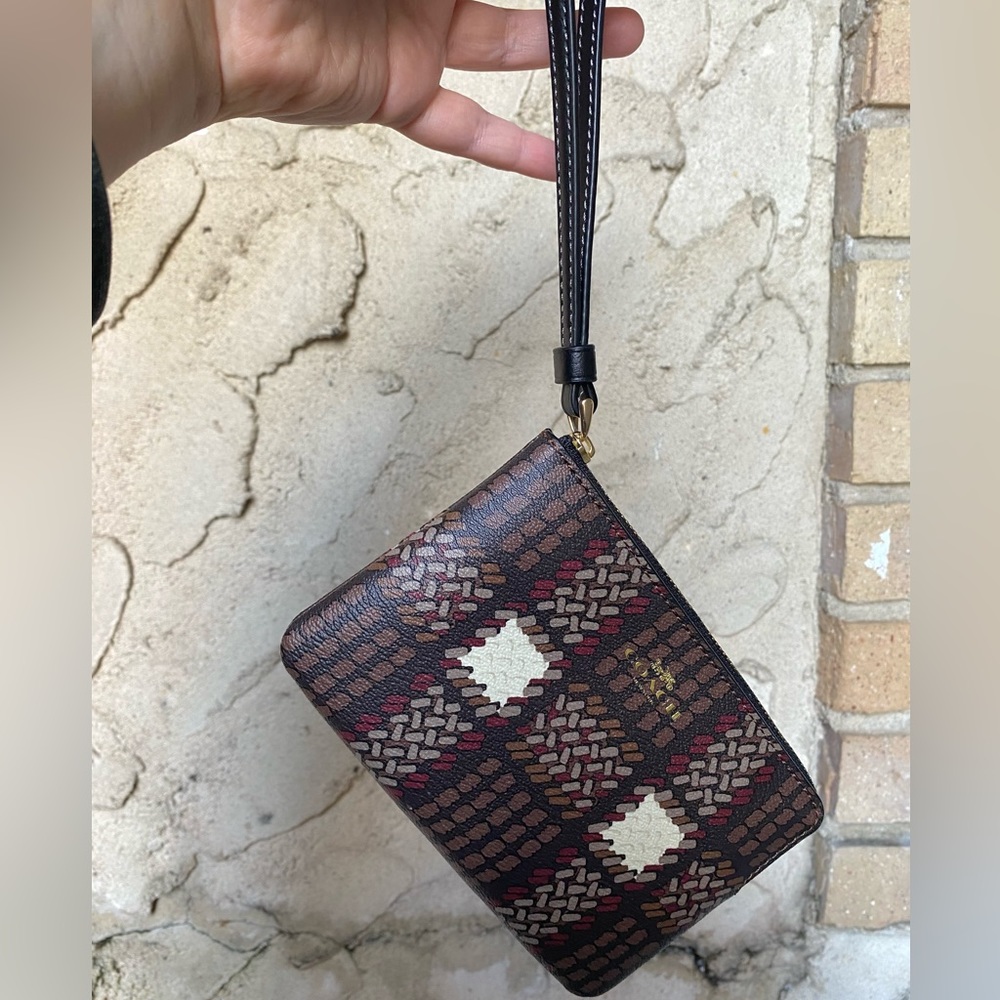 🍁NWOT COACH Corner Zip Wristlet With Brushed Plaid Print🍁 - Picture 6 of 7
